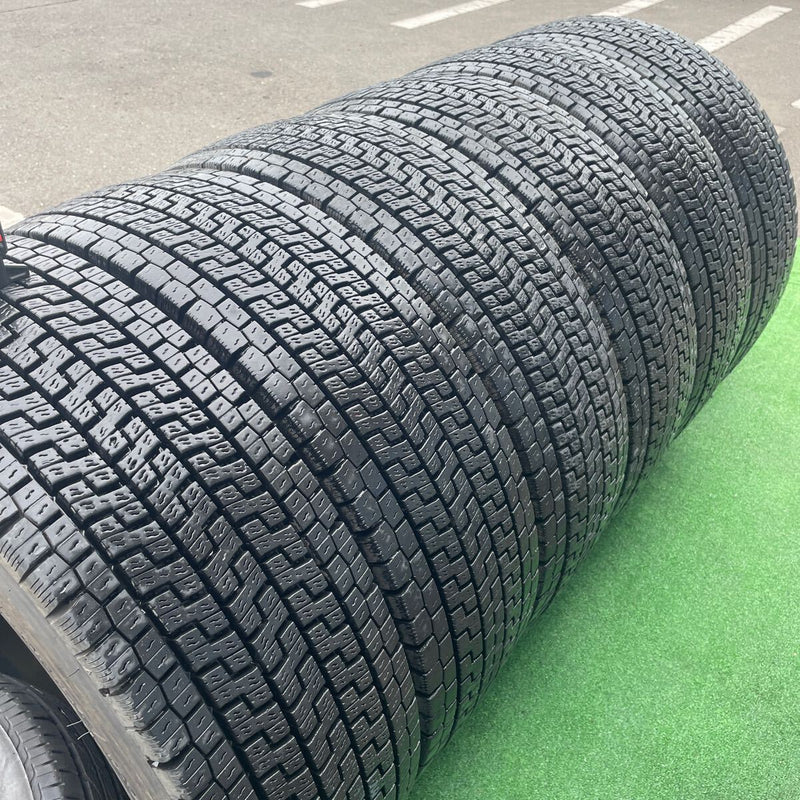 215/70R17.5 ヨコハマ　スタッドレス再生中古　　　激安美品　　6本セット：38000円