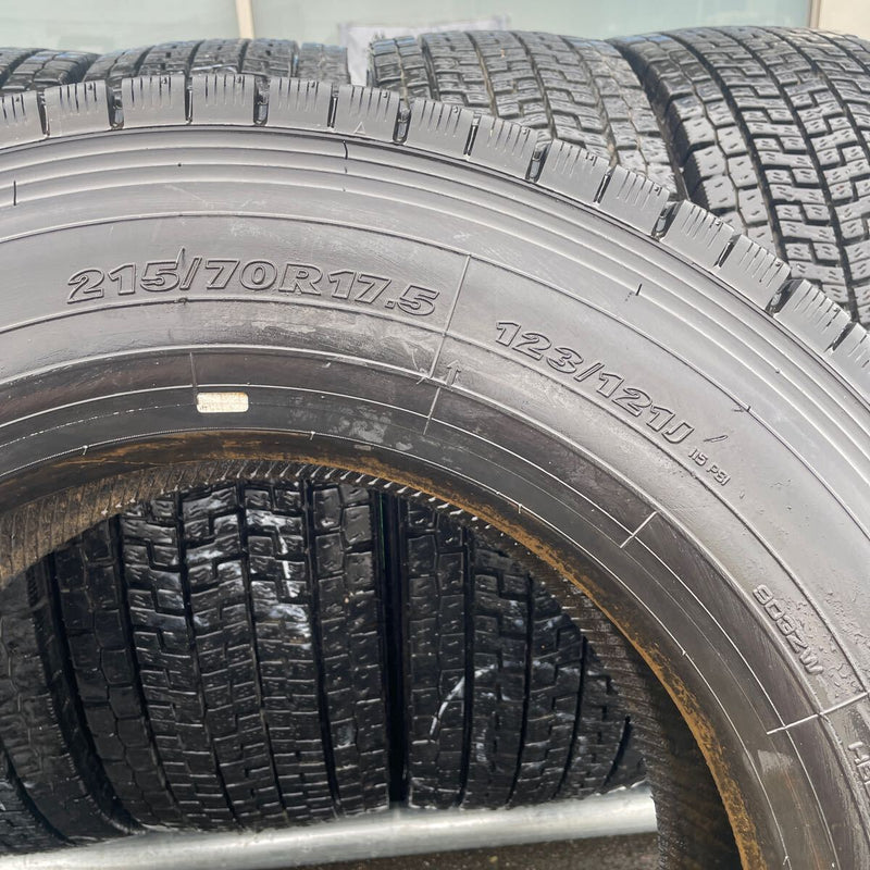 215/70R17.5 ヨコハマ　スタッドレス再生中古　　　激安美品　　6本セット：38000円