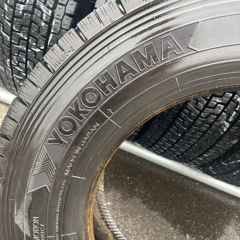 215/70R17.5 ヨコハマ　スタッドレス再生中古　　　激安美品　　6本セット：38000円