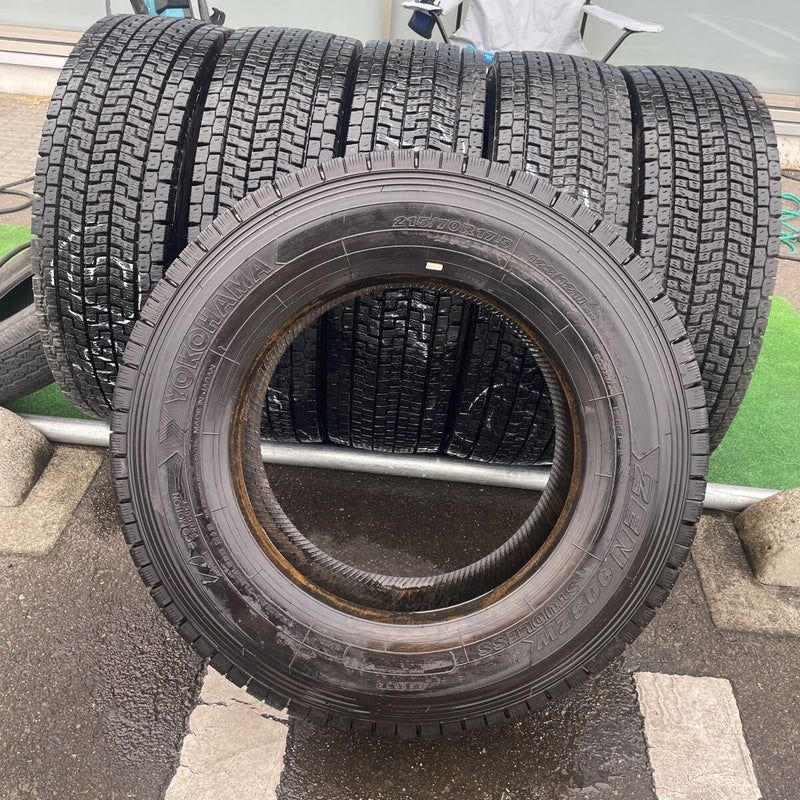 215/70R17.5 ヨコハマ　スタッドレス再生中古　　　激安美品　　6本セット：38000円