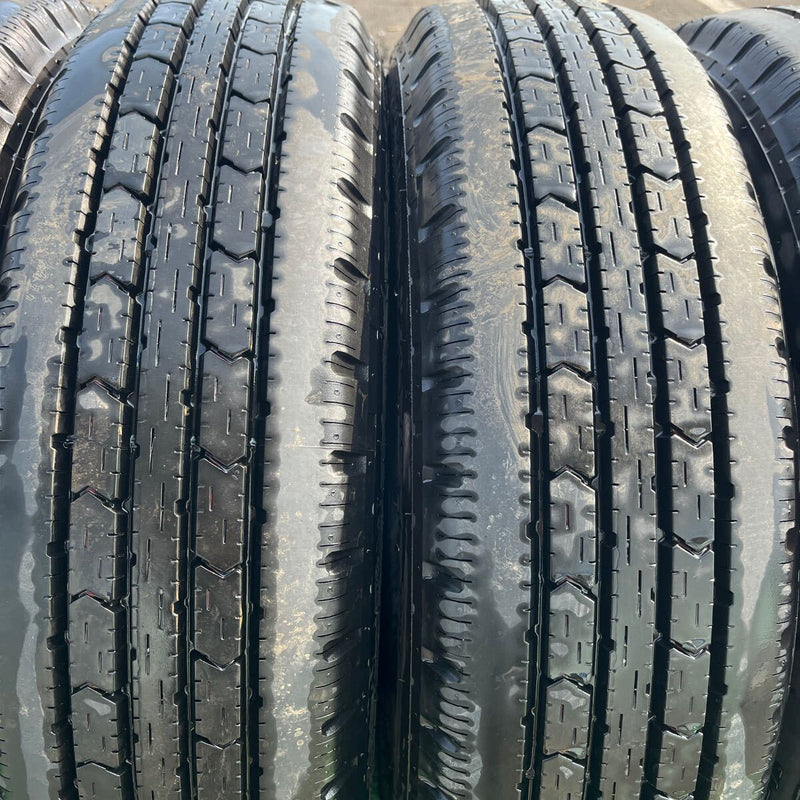 205/70R17.5 BRIDGESTONE, R202 中古タテ溝　激安美品　　6本セット：38000円