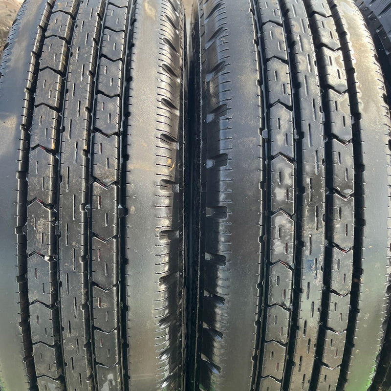 205/70R17.5 BRIDGESTONE, R202 中古タテ溝　激安美品　　6本セット：38000円