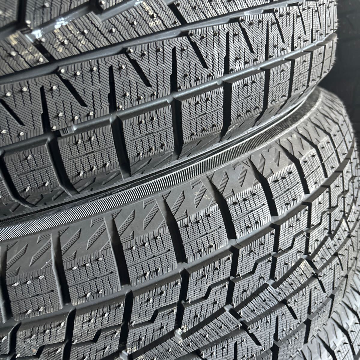 在庫処分 185/55R16 スタッドレスタイヤ 未使用品 4本:52000円 未使用