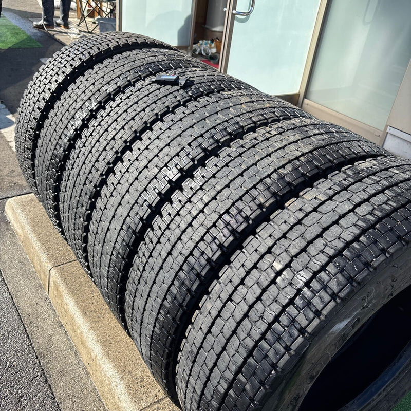 225/80R 17.5 中古地山　ダンロップ　激安美品　　6本セット：26000円