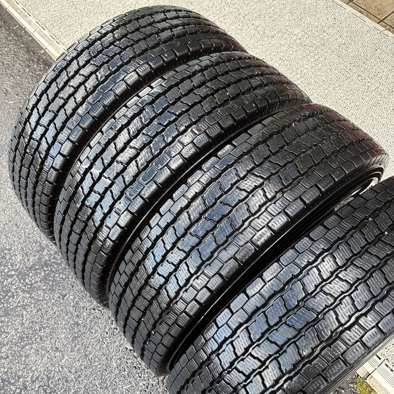 ヨコハマ 175/80R13 LT 97/95N 中古冬タイヤ 4本セット: 14500円