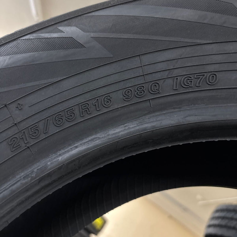 在庫処分!!215/65R16 iG70 未使用品 4本セット:50000円 未使用