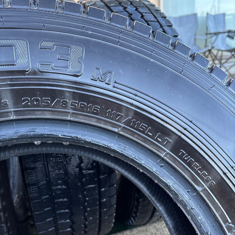 205/85R16 中古地山　ダンロップ　激安美品　　6本セット：27000円