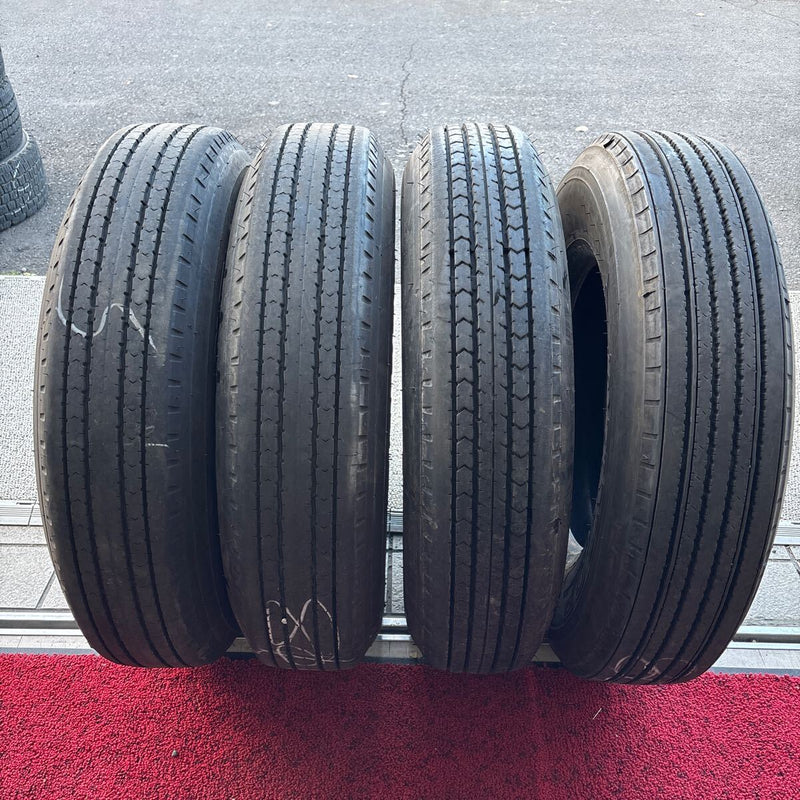 225/80R 17.5　DUNLOP　中古地山　夏タイヤ　　激安美品　　4本セット：20800円