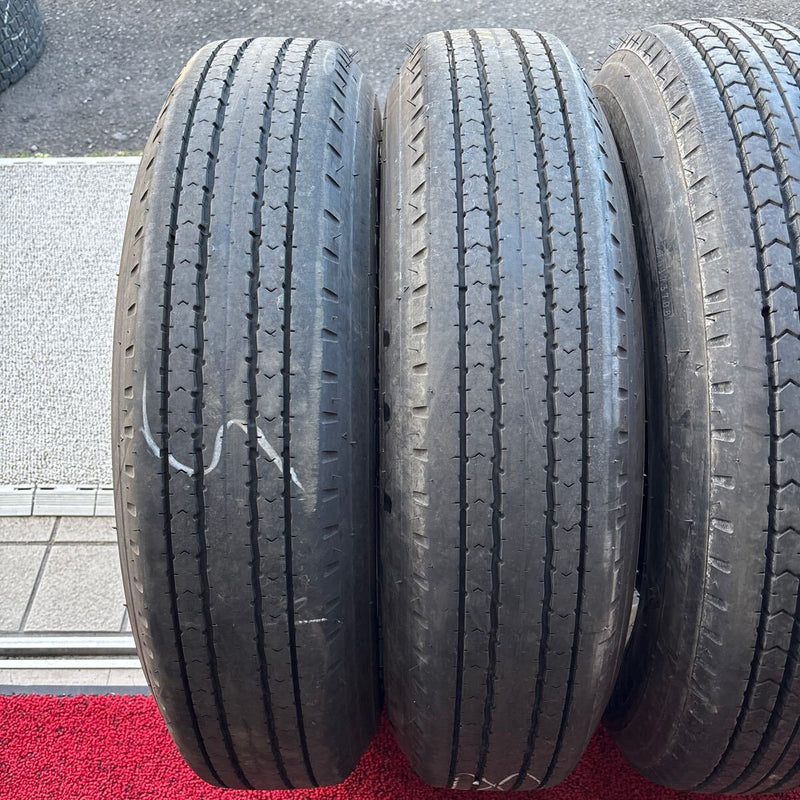 225/80R 17.5　DUNLOP　中古地山　夏タイヤ　　激安美品　　4本セット：20800円