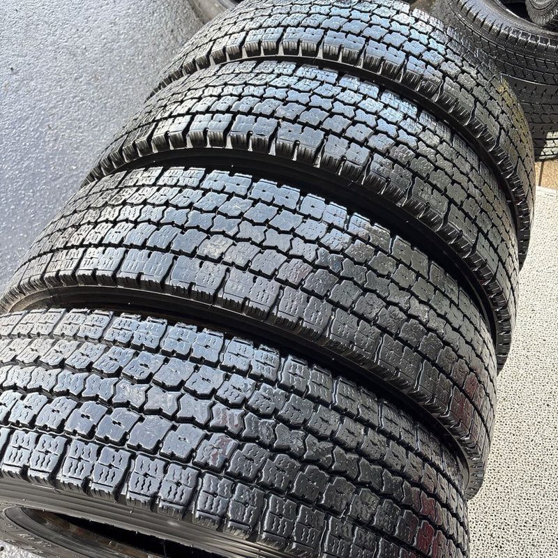 TOYO 225/80R17.5 M919 中古冬タイヤ4本セット:21000円