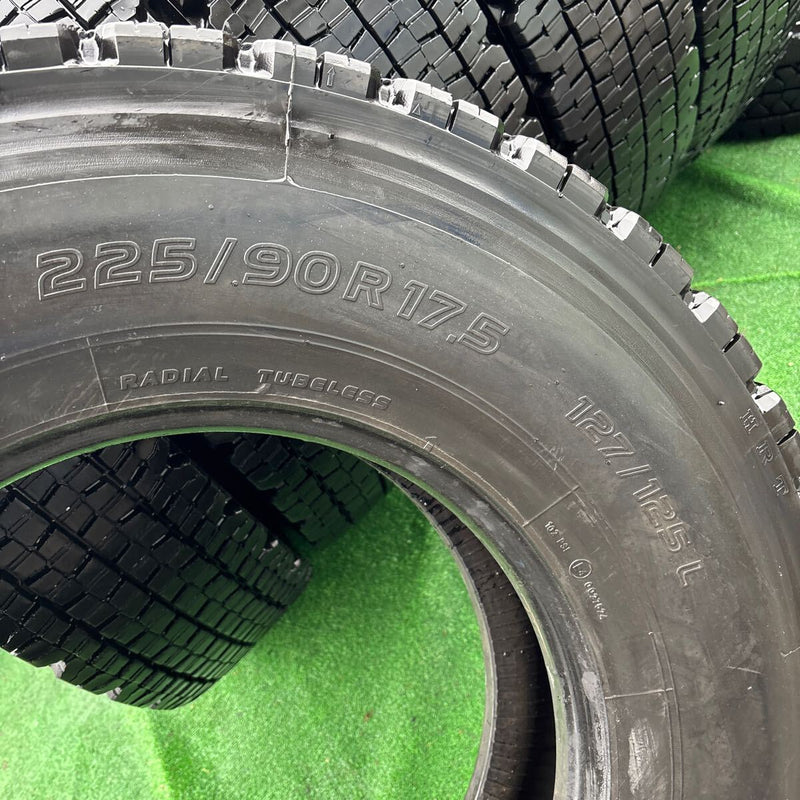 225/90R17.5 スタッドレス 再生中古　激安美品　　6本セット：27600円