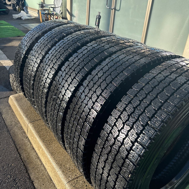 225/80R17.5 東洋　中古地山　激安美品　6本セット：25000円