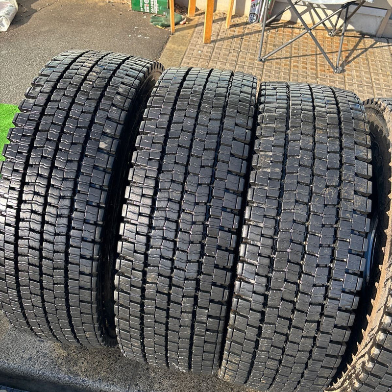 215/70R17.5 ダンロップ　中古地山　激安美品　6本セット：41000円