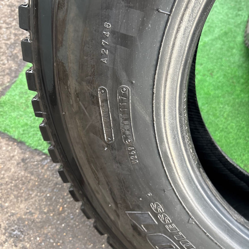 225/80R17.5 中古地山　ダンロップ　激安美品　6本セット：30300円