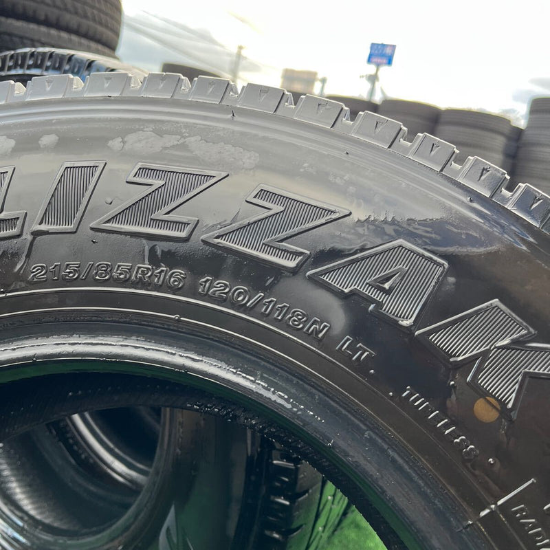 215/85R16 BRIDGESTONE, 2023年　中古地山　激安美品　6本セット：28000円