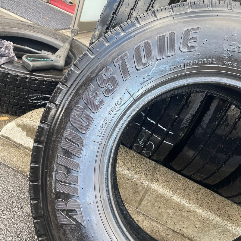 215/85R16 ブリヂストン　中古地山　激安美品　6本セット：25000円