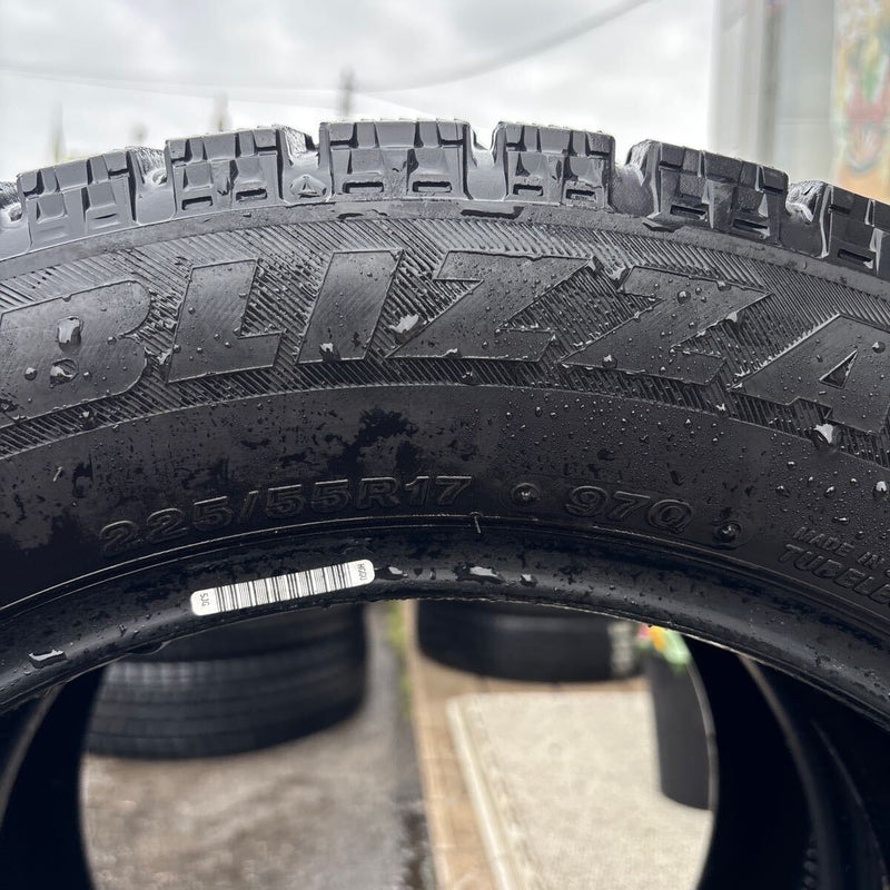 ブリヂストン 225/55R17 VRX 年式古め 中古冬 2本:10000円