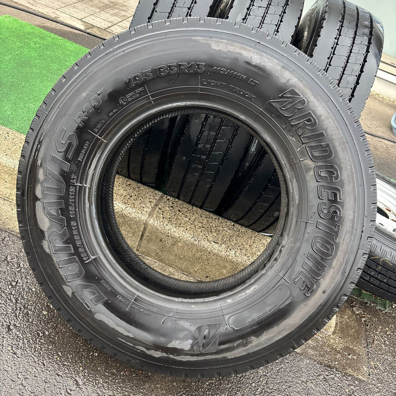 195/85R15 中古地山　激安美品　　2023年UP 4本セット:21000円