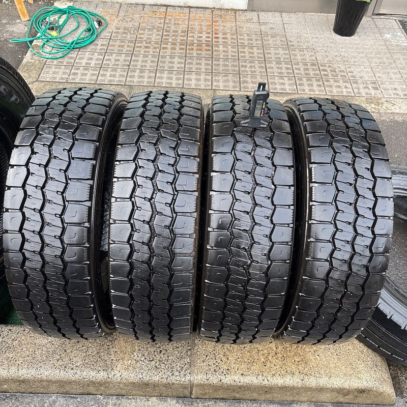 205/60R17.5 中古地山　2022年製 ダンロップ　激安美品　4本セット：22000円