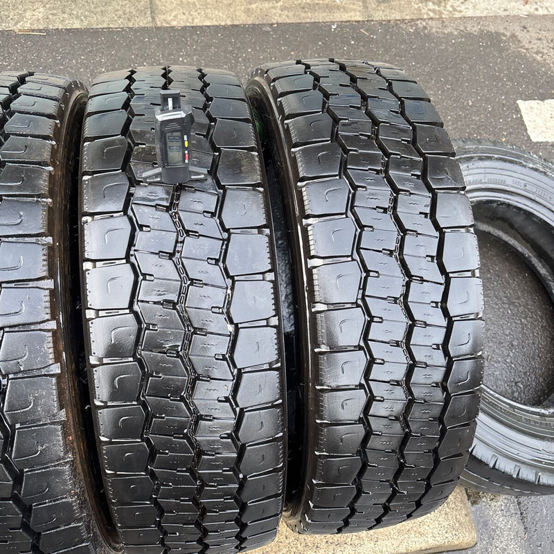 205/60R17.5 中古地山　2022年製 ダンロップ　激安美品　4本セット：22000円