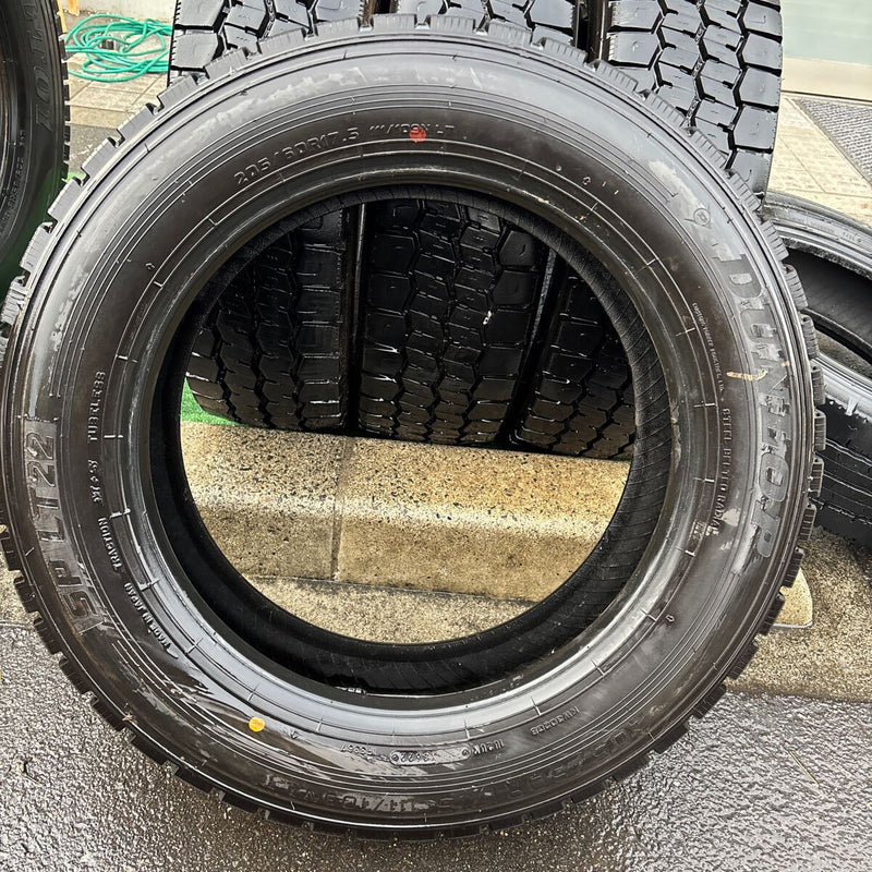 205/60R17.5 中古地山　2022年製 ダンロップ　激安美品　4本セット：22000円