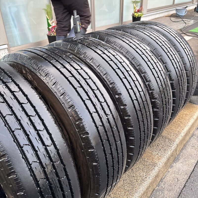 205/70R16 ブリヂストン　2021年製 中古地山　激安美品　6本セット：28500円