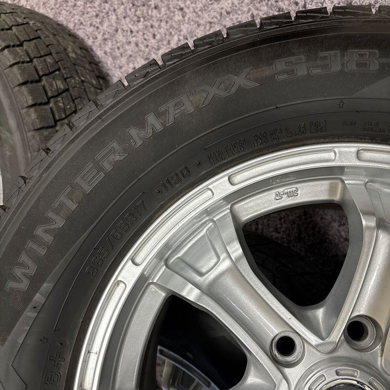 265/65R17 DUNLOP WM SJ8 ホイール付き！　BIGWAY B-MUD K 17×7.5 6/139.7＋25 中古スタッドレス　4本セット:50000円