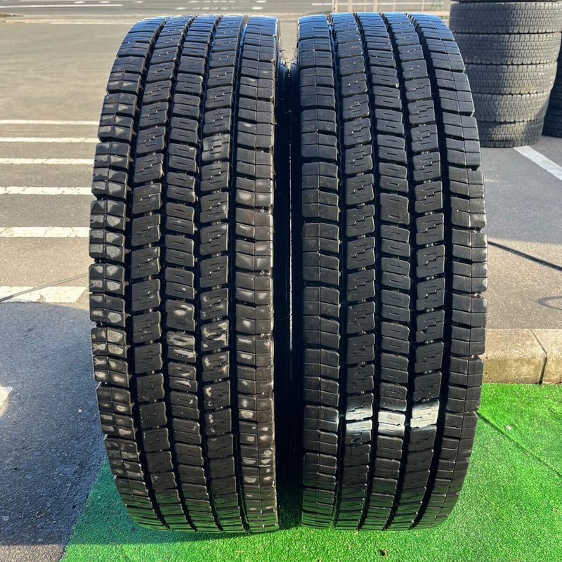 11R22.5 DUNLOP, SP062 中古スタッドレス　激安美品　2本セット：39000円