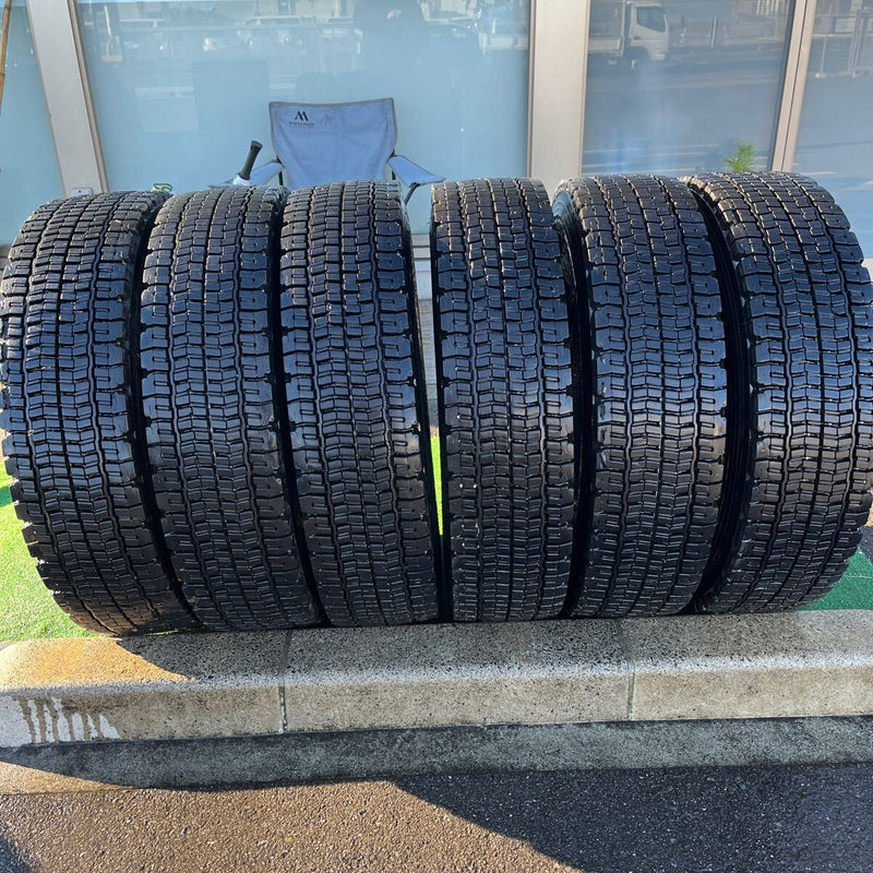 825R16 14PR BRIDGESTONE, W990 中古スタッドレス　激安美品　6本セット：43000円