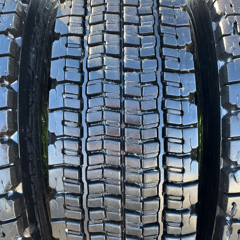 825R16 14PR BRIDGESTONE, W990 中古スタッドレス　激安美品　6本セット：43000円