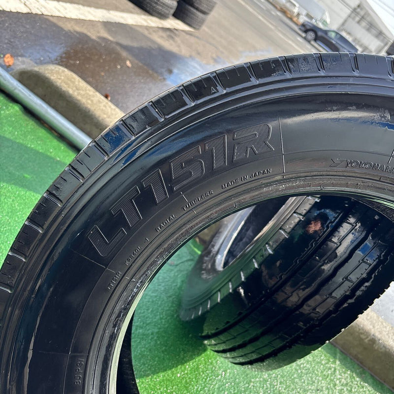 205/70R17.5 YOKOHAMA LT151R 中古地山　夏タイヤ　2本セット:9000円