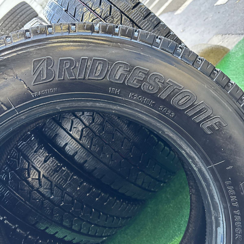 215/70R17.5 BRIDGESTONE 中古地山　スタッドレス　6本セット:26500円