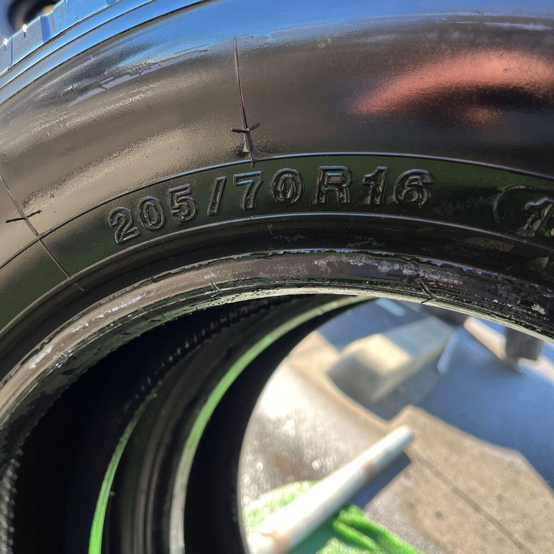 205/70R16 中古地山　ヨコハマ　激安美品　2本セット：8000円