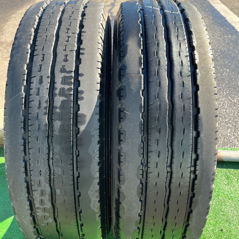 205/70R16 中古地山　ヨコハマ　激安美品　2本セット：8000円