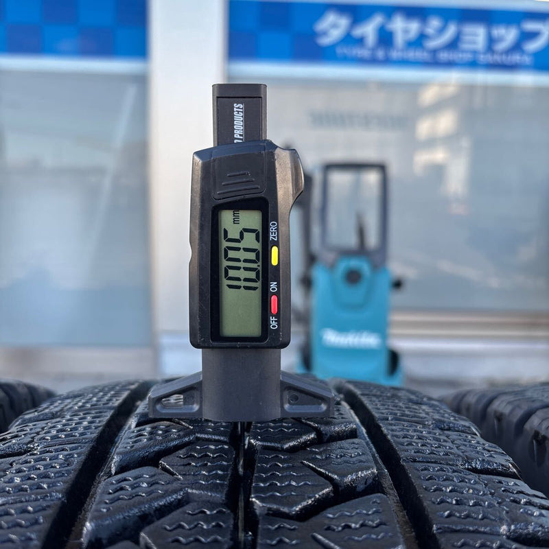 205/70R17.5 BRIDGESTONE W979 2022年製　中古地山　スタッドレス　4本＋1本セット：24000円