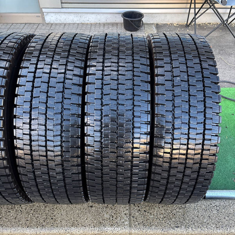 215/70R17.5 DUNLOP SP001 中古地山　スタッドレス　６本セット:39000円