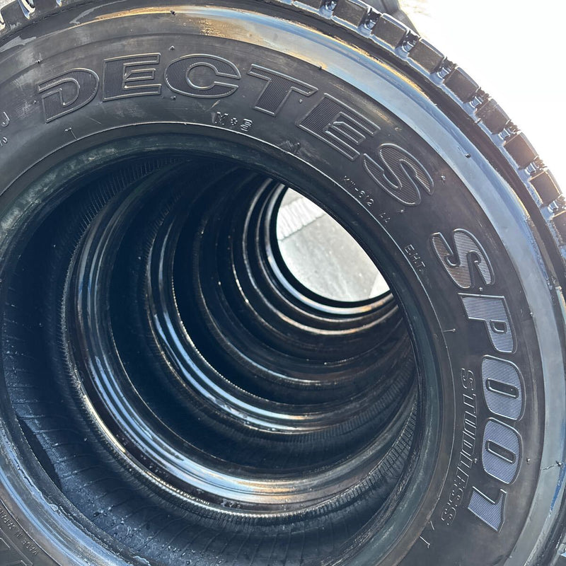 215/70R17.5 DUNLOP SP001 中古地山　スタッドレス　６本セット:39000円