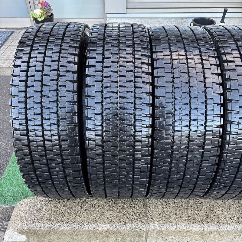 215/70R17.5 DUNLOP SP001 中古地山　スタッドレス　6本セット:38000円