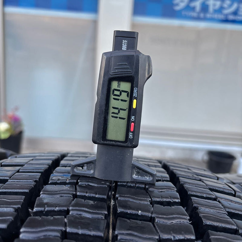 215/70R17.5 DUNLOP SP001 中古地山　スタッドレス　6本セット:38000円