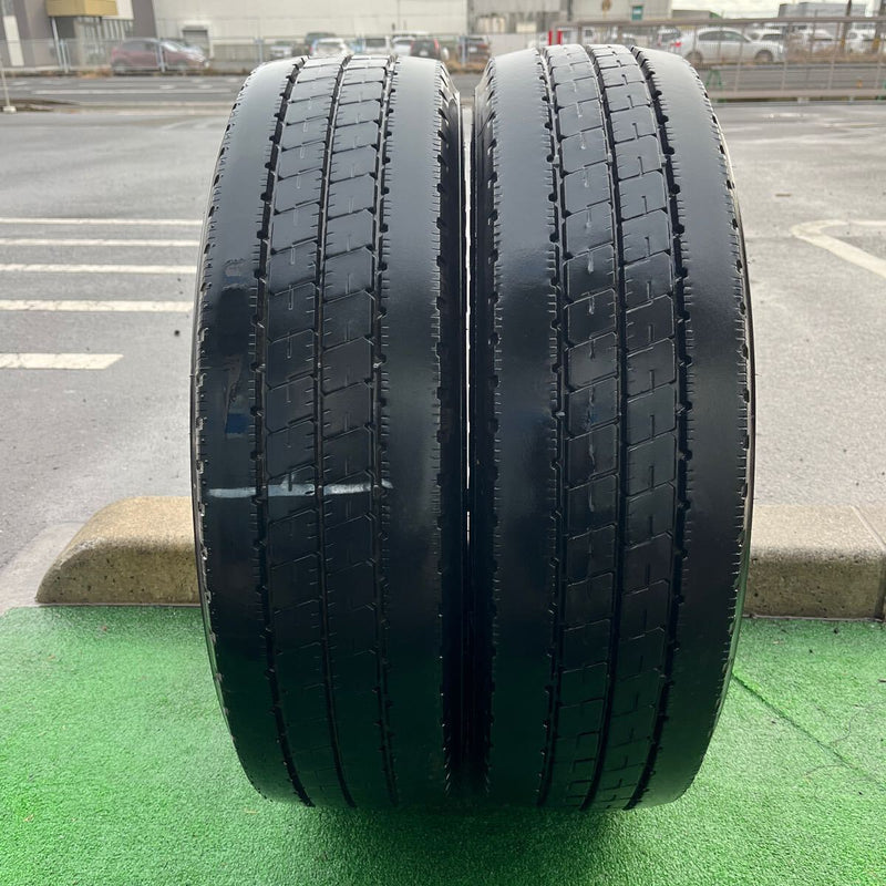 205/70R17.5 BRIDGESTONE, R207 中古タテ溝　激安美品　　2本セット：10000円