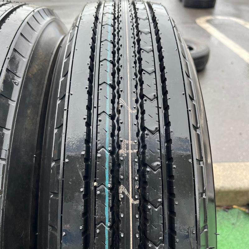 225/80R17.5 DUNLOP, SP330 　激安美品　　2本セット：13000円