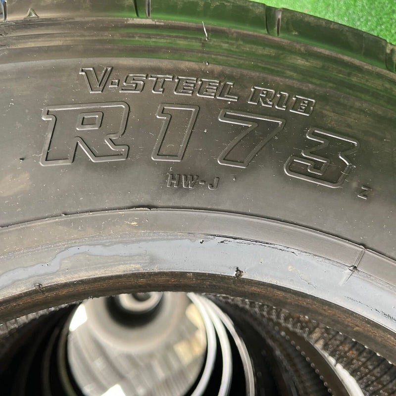 215/70R17.5 123/121 LT, BRIDGESTONE, R173 中古タテ溝　2020年製 激安美品　　6本セット：42000円