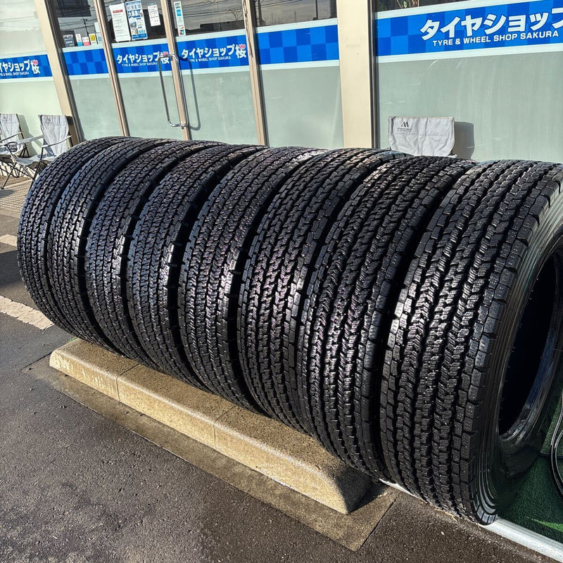 11R22.5 16PR YOKOHAMA 905W 中古地山　スタッドレス　8本セット：160000円