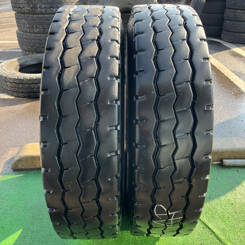 11R22.5 BRIDGESTONE, G570 ダンプ用　激安美品　2本セット：30000円