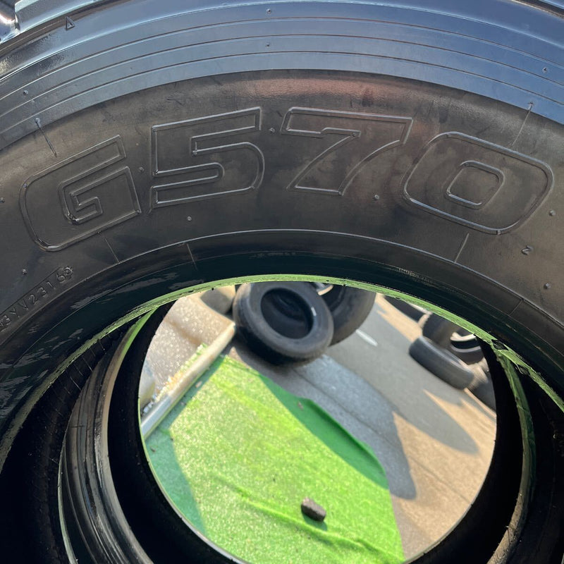 11R22.5 BRIDGESTONE, G570 ダンプ用　激安美品　2本セット：30000円