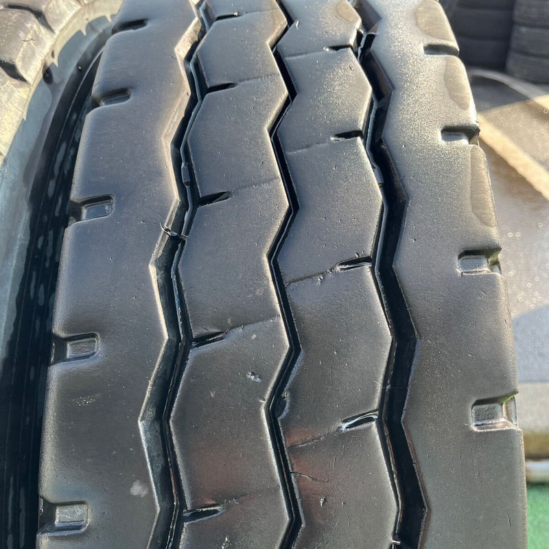 11R22.5 BRIDGESTONE, G570 ダンプ用　激安美品　2本セット：30000円