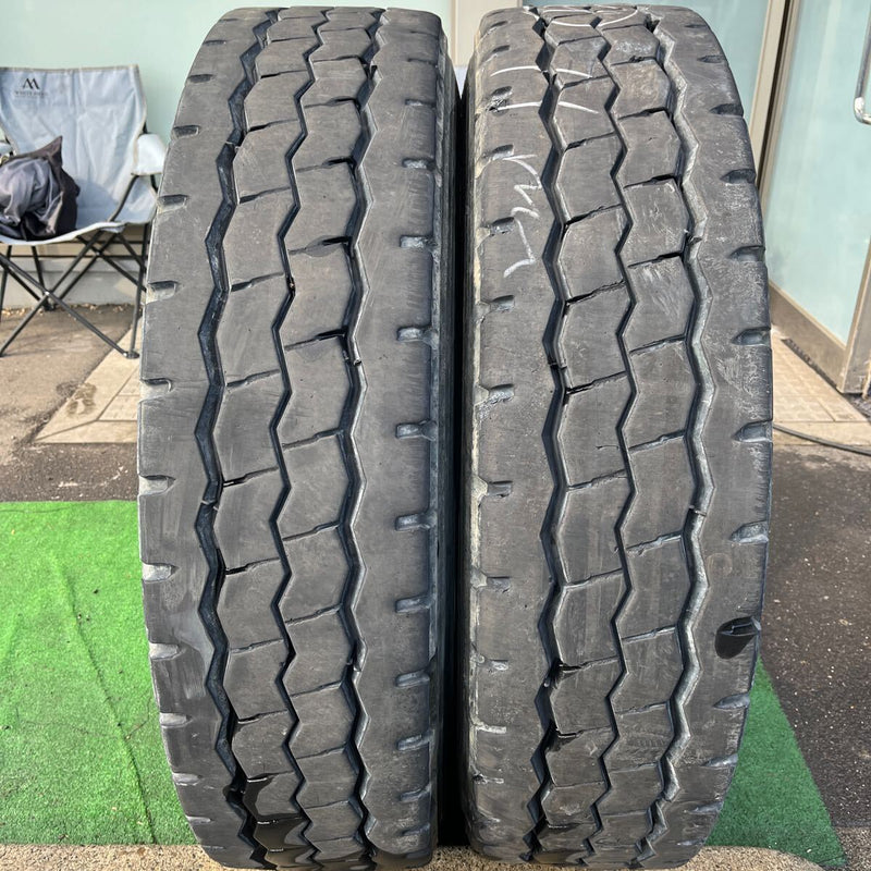 11R22.5 BRIDGESTONE, G570 激安美品　2本セット：30000円