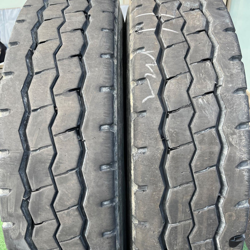 11R22.5 BRIDGESTONE, G570 激安美品　2本セット：30000円