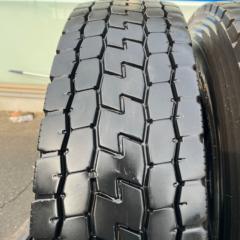 11R22.5 16PR YOKOHAMA, 710R 中古ミックス　激安美品　8本セット：113000円