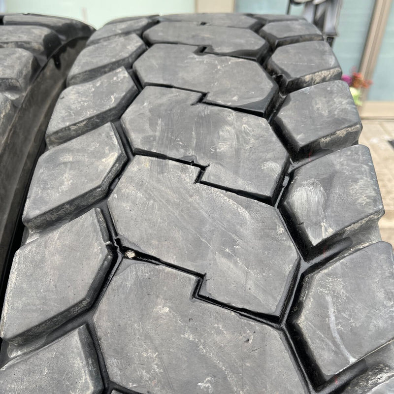 11R22.5 16PR BRIDGESTONE, L370 ゲタ山激安美品　2本セット：27000円